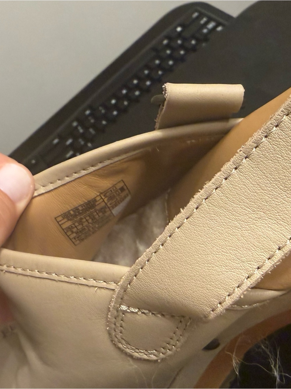 UGG Lanni Women's Beige Leather Clog Sandal with Wood Heel NWOT - Picture 6 of 6